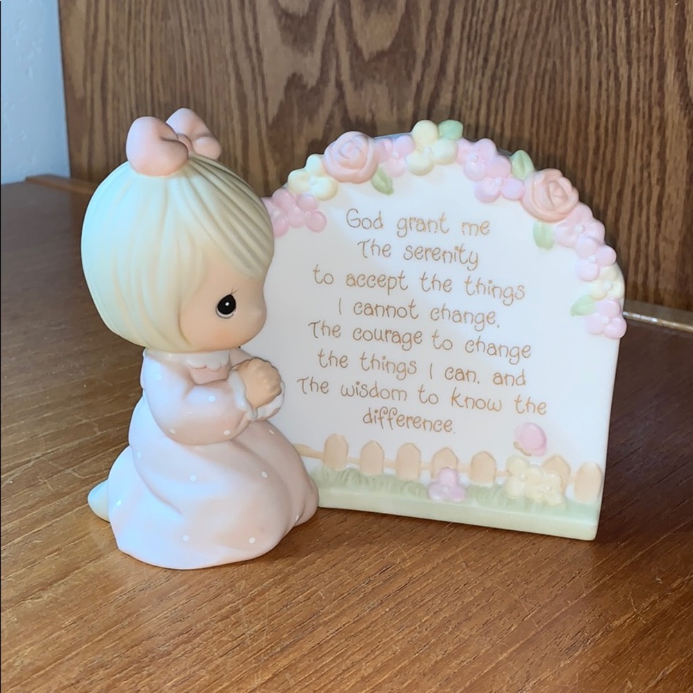 Precious Moments “Serenity Prayer Girl”. 1993